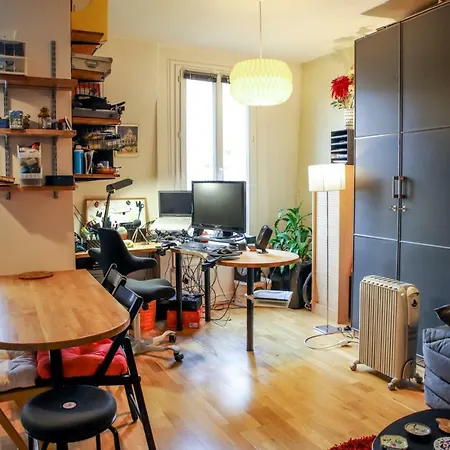 Hostnfly - Charming Comfortable Close To Republic! Appartamento